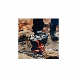 Lodge Cast Iron Camp Dutch Oven 2 qt 8"
